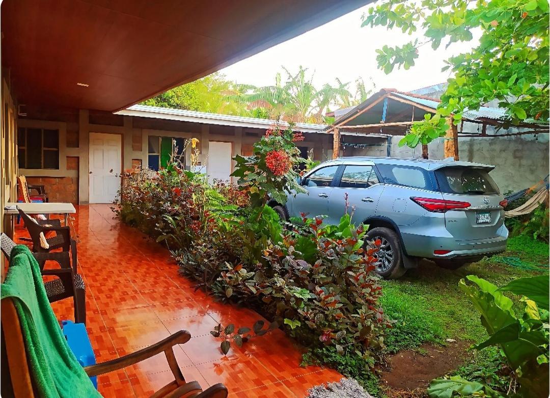 Rustic House Hostel モヨガルパ エクステリア 写真
