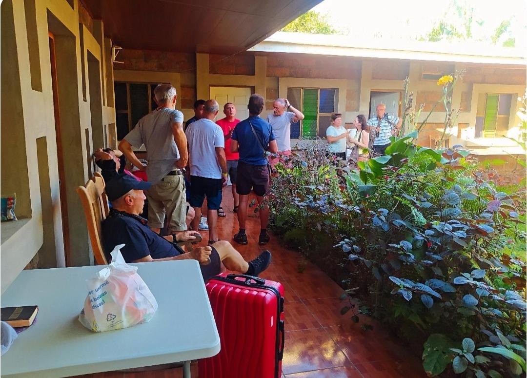 Rustic House Hostel モヨガルパ エクステリア 写真