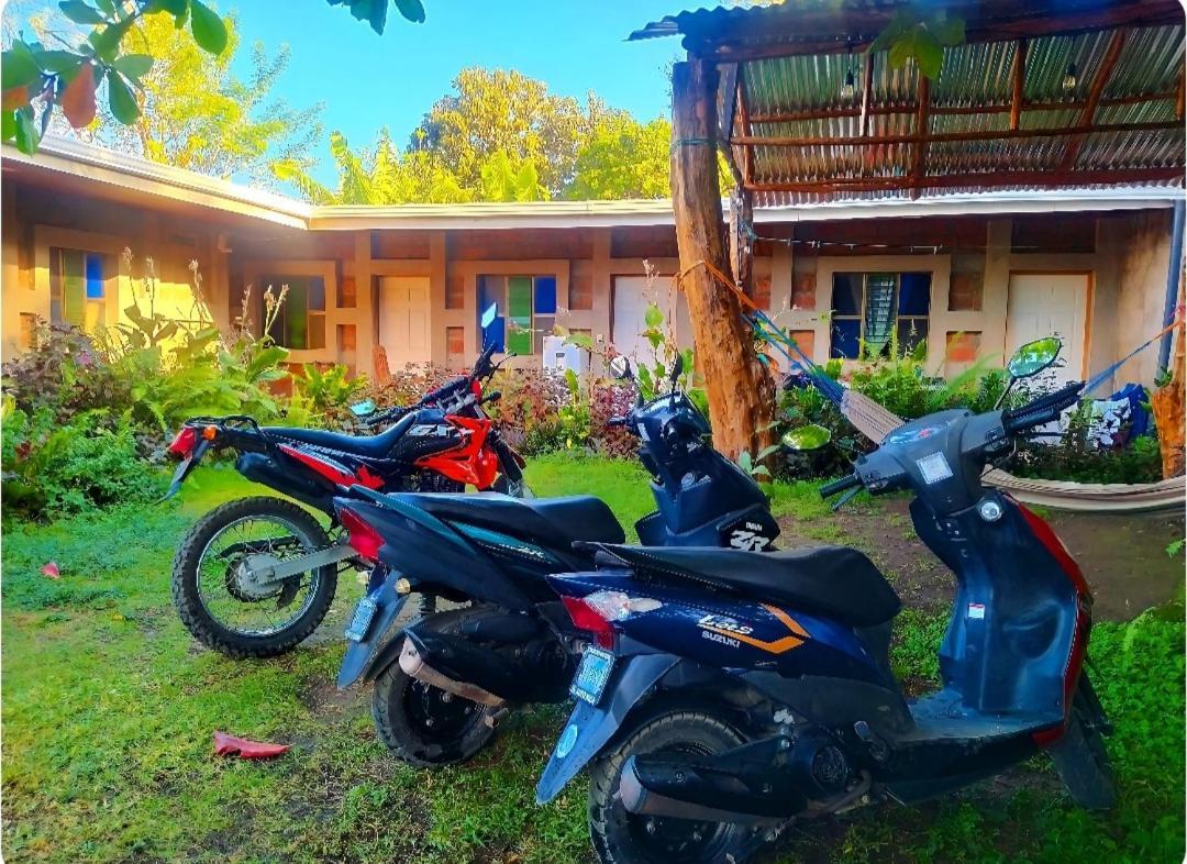 Rustic House Hostel モヨガルパ エクステリア 写真