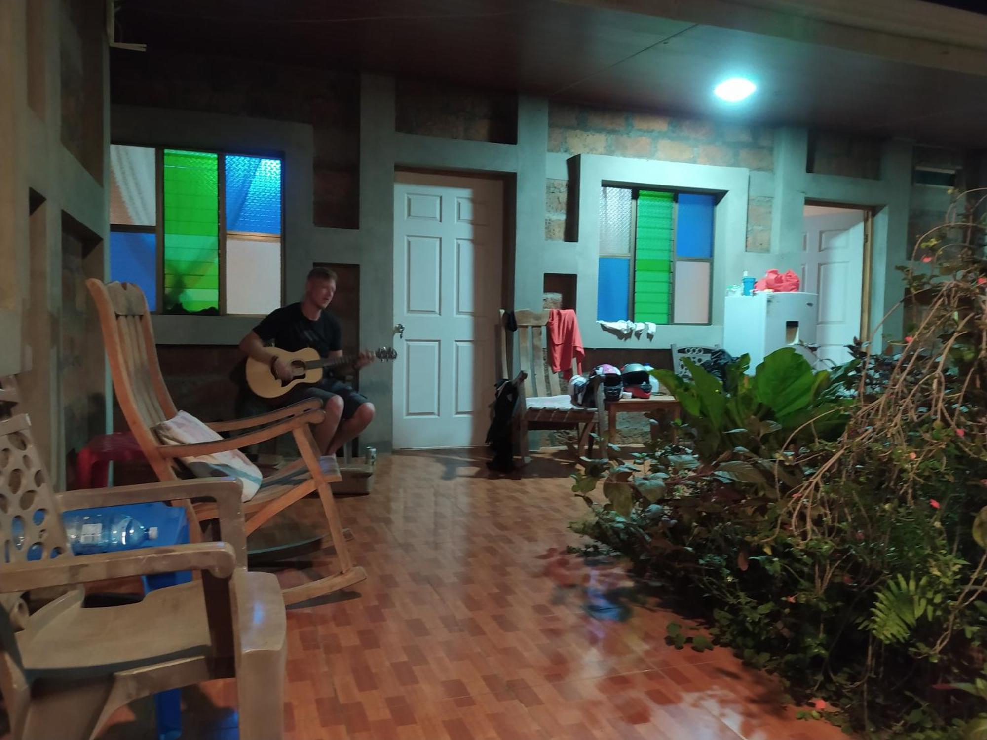 Rustic House Hostel モヨガルパ エクステリア 写真