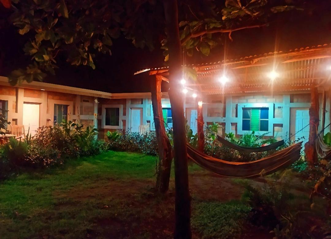 Rustic House Hostel モヨガルパ エクステリア 写真