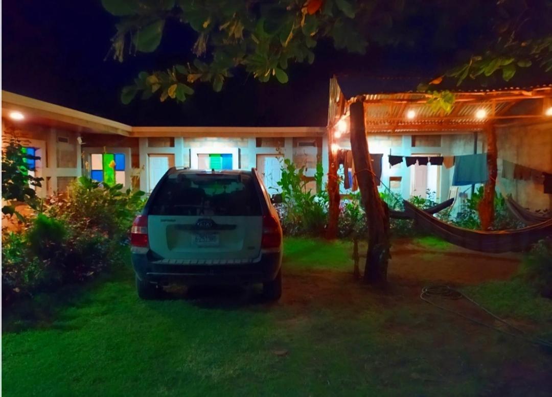 Rustic House Hostel モヨガルパ エクステリア 写真