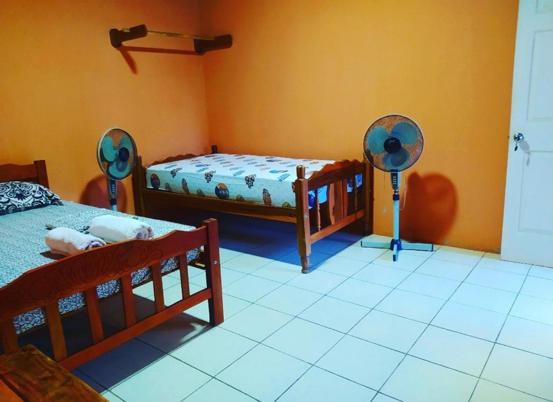 Rustic House Hostel モヨガルパ エクステリア 写真