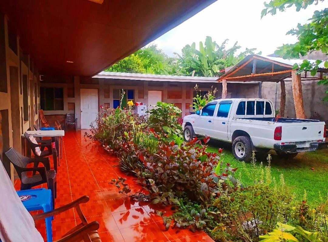 Rustic House Hostel モヨガルパ エクステリア 写真