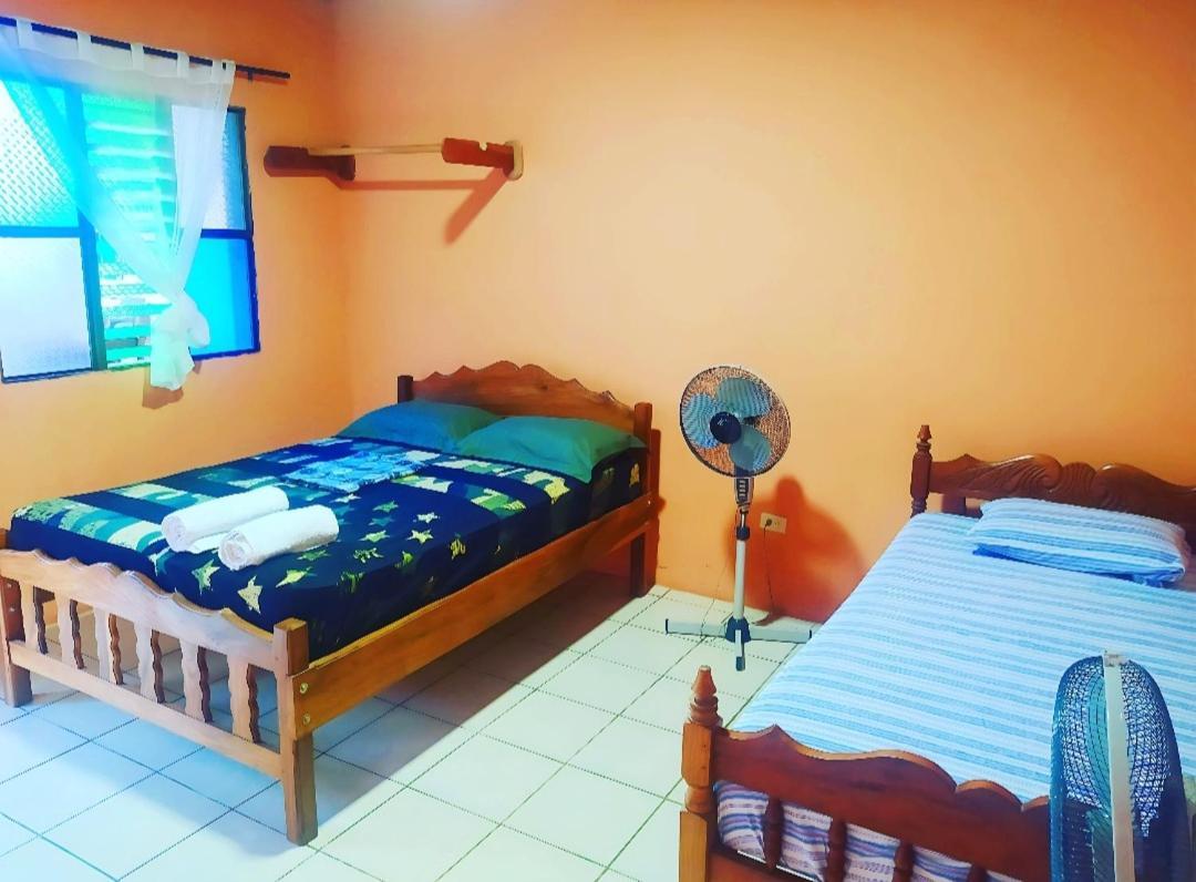 Rustic House Hostel モヨガルパ エクステリア 写真