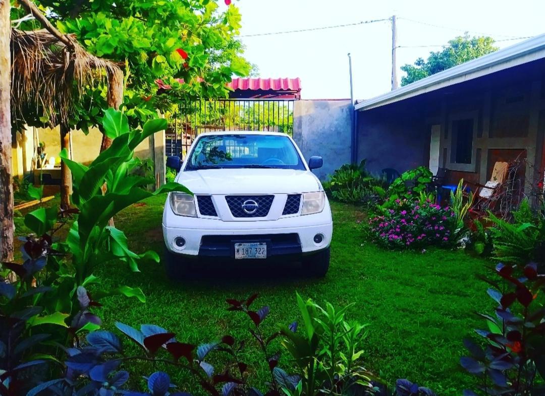 Rustic House Hostel モヨガルパ エクステリア 写真